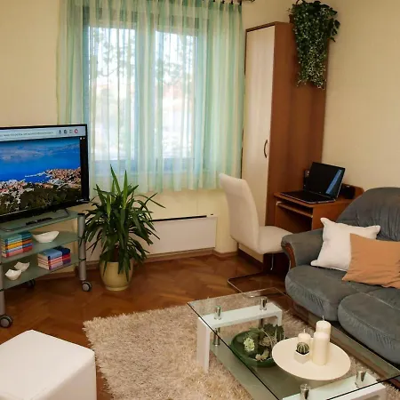 アパート Fanita